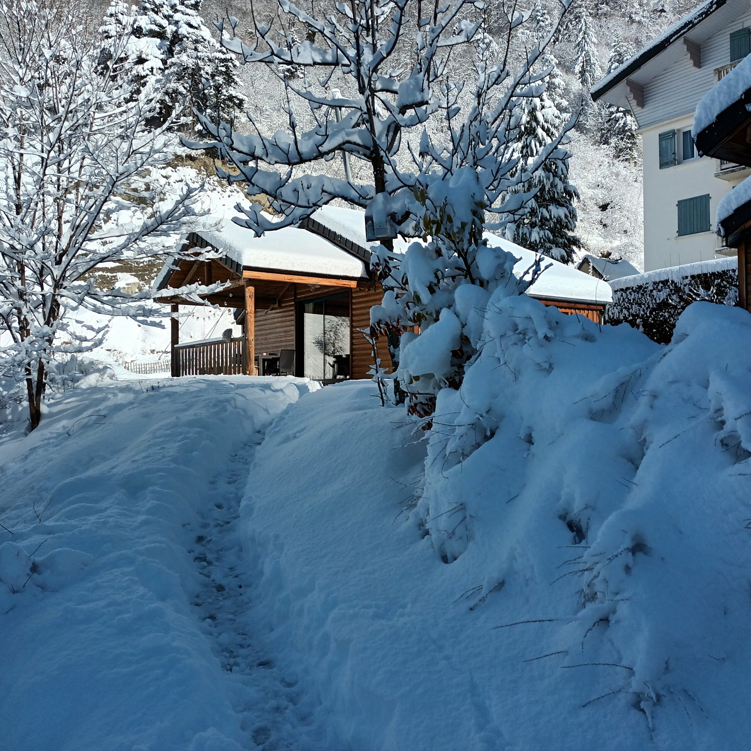chalet 6 personnes facade hiver chalet 6 personnes camping barèges pyrénées